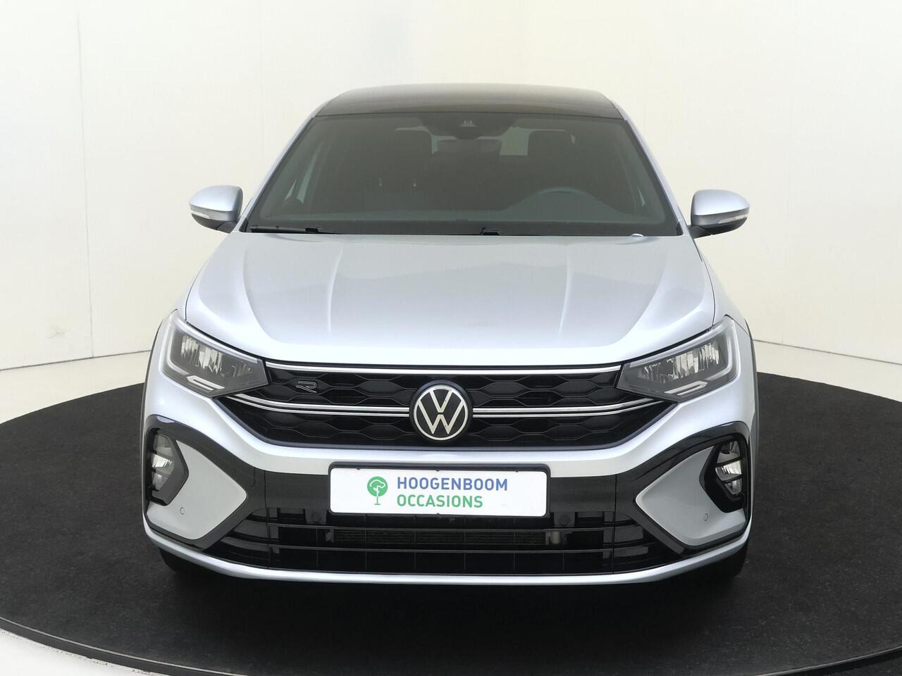 Volkswagen Taigo 1.0 TSI R-Line | Panoramadak | Digital cockpit Pro | Adaptieve cruise control | CarPlay | Parkeersensoren | Draadloze telefoonlader | Elektrisch inklapbare buitenspiegels |