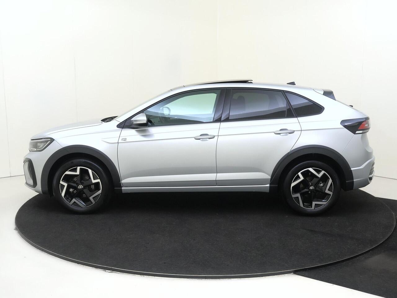 Volkswagen Taigo 1.0 TSI R-Line | Panoramadak | Digital cockpit Pro | Adaptieve cruise control | CarPlay | Parkeersensoren | Draadloze telefoonlader | Elektrisch inklapbare buitenspiegels |