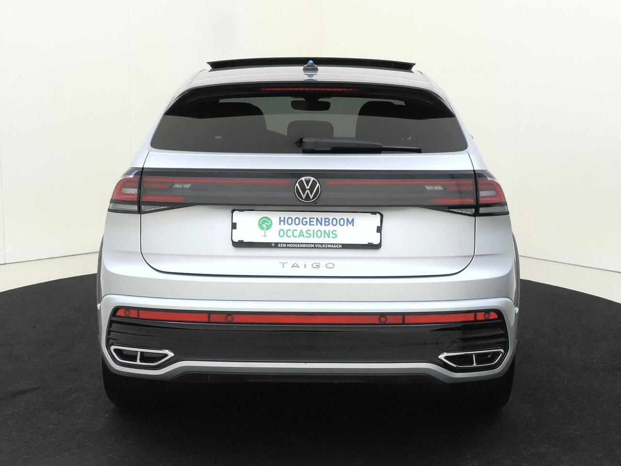 Volkswagen Taigo 1.0 TSI R-Line | Panoramadak | Digital cockpit Pro | Adaptieve cruise control | CarPlay | Parkeersensoren | Draadloze telefoonlader | Elektrisch inklapbare buitenspiegels |