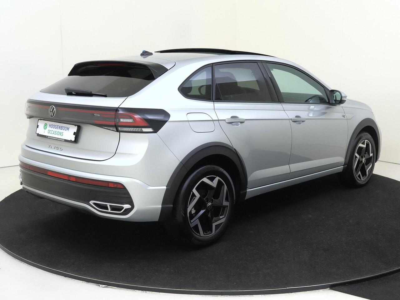 Volkswagen Taigo 1.0 TSI R-Line | Panoramadak | Digital cockpit Pro | Adaptieve cruise control | CarPlay | Parkeersensoren | Draadloze telefoonlader | Elektrisch inklapbare buitenspiegels |