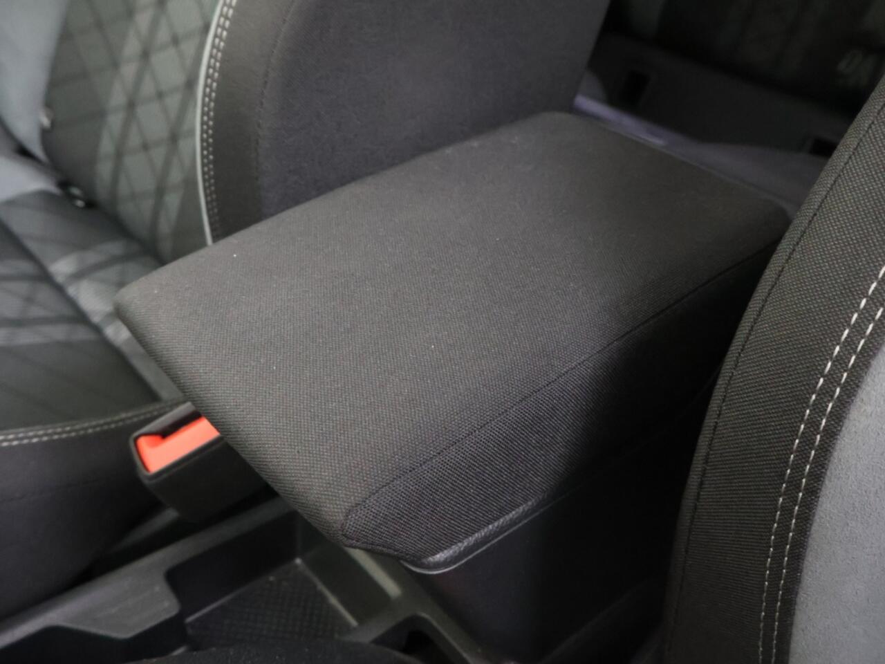 Volkswagen Taigo 1.0 TSI R-Line | Schuif-/kanteldak | Carplay | Adapt. Cruise