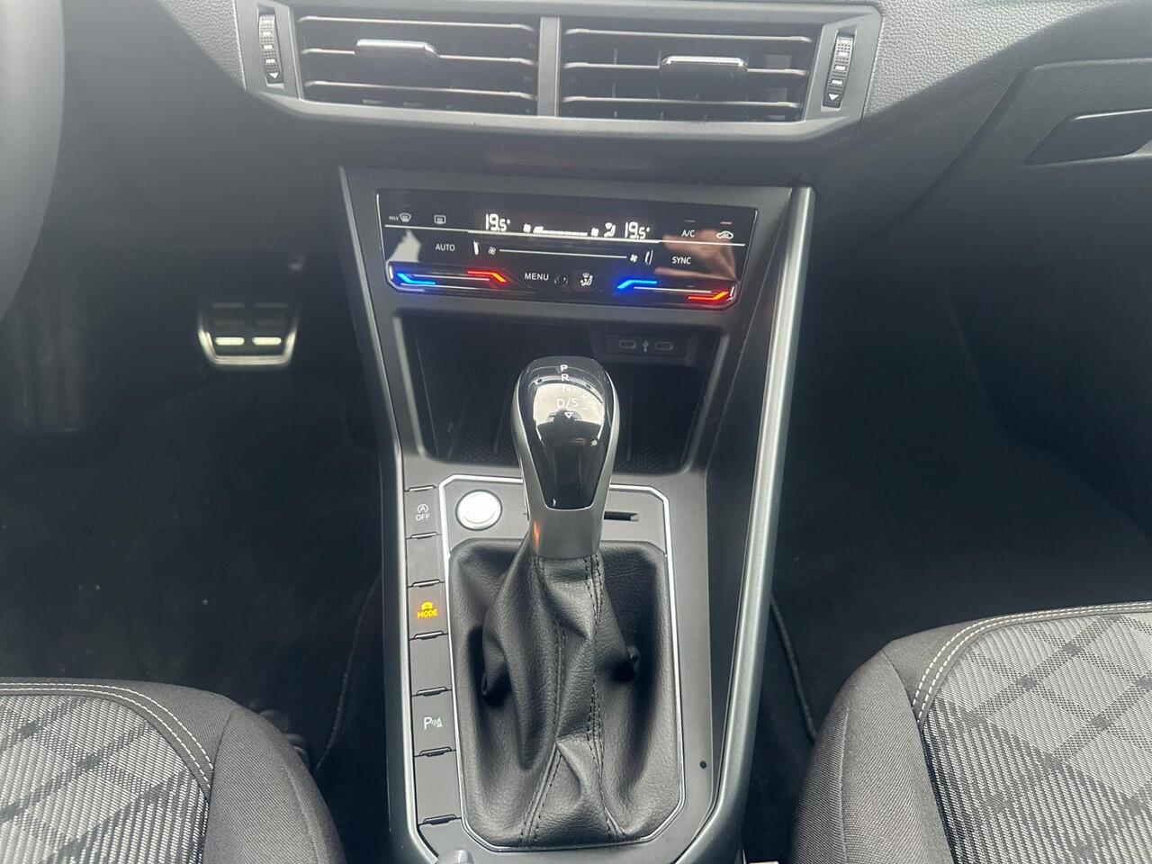 Volkswagen Taigo 1.0 TSI R-Line Edition | AUTOMAAT | CAMERA | APPLE CAR PLAY ANDROID AUTO | Cruise | DAB |