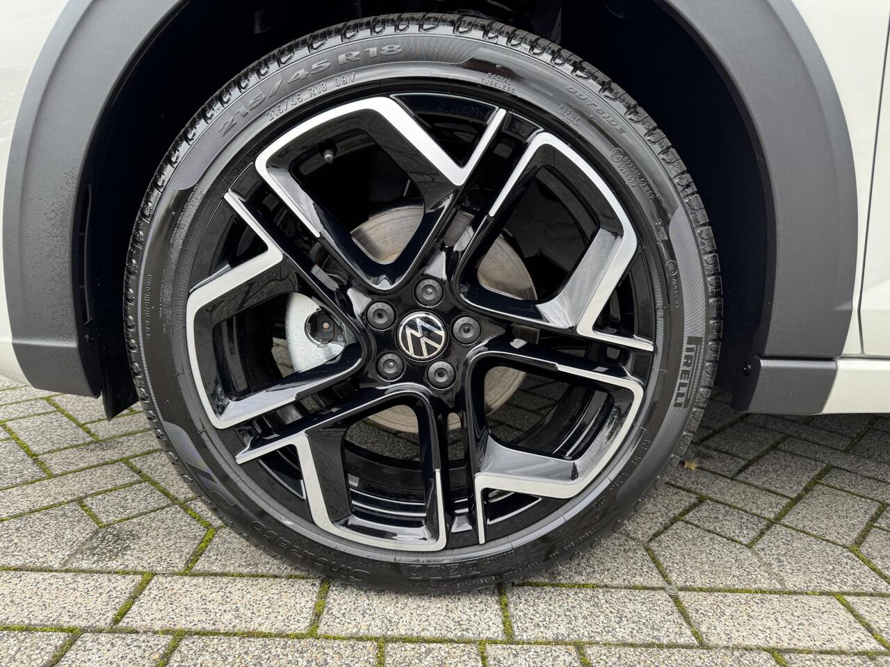 Volkswagen Taigo R-Line-Edition 1.0 85 kW / 116 pk TSI CUV 7 versn. | Panoramadak |