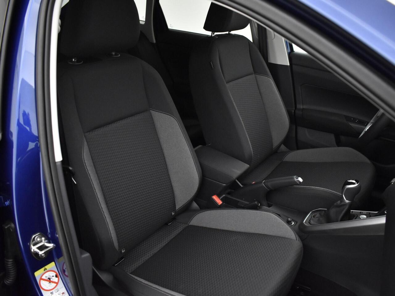 Volkswagen Taigo Life Edition 1.0 TSI 95 pk 5 versn. Hand · Achteruitrijcamera · Regensensor · Voorraad OUTLET · Prijs is inclusief inruilpremie ·