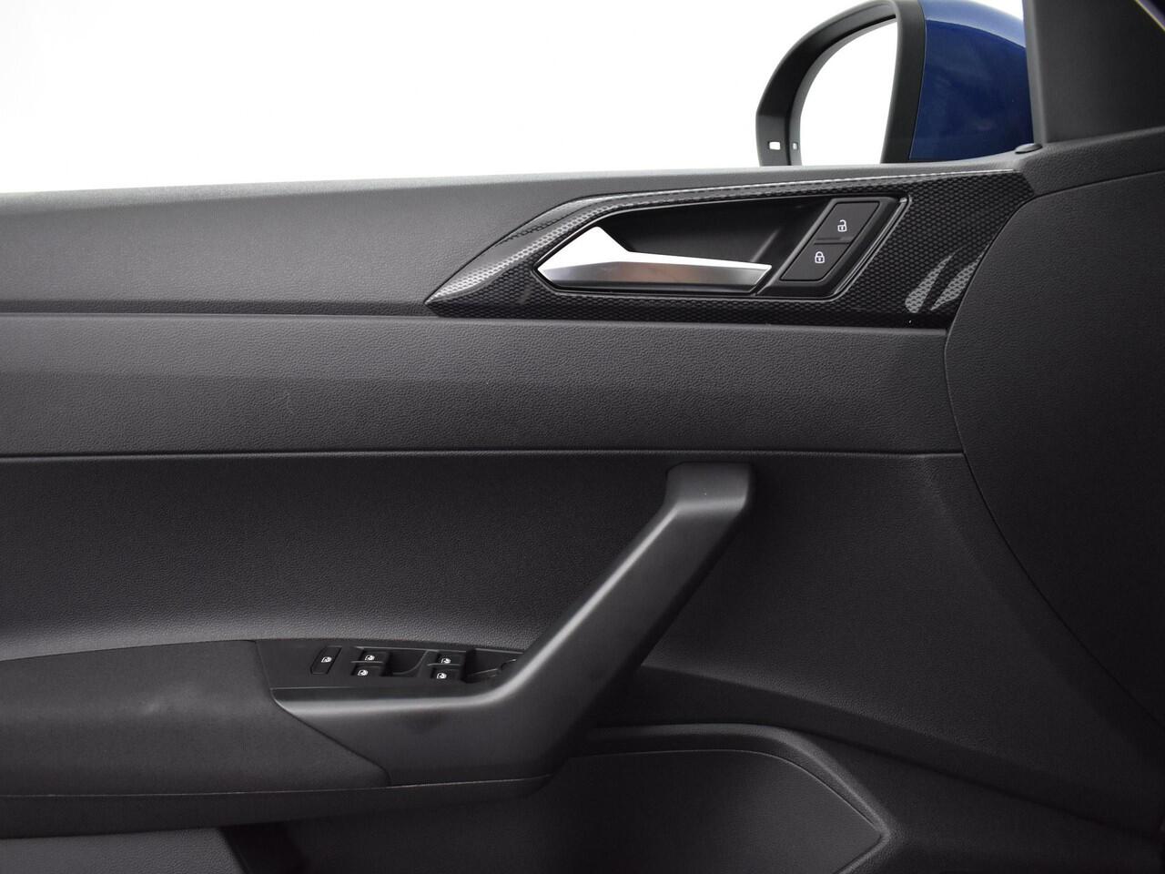 Volkswagen Taigo Life Edition 1.0 TSI 95 pk 5 versn. Hand · Achteruitrijcamera · Regensensor · Voorraad OUTLET · Prijs is inclusief inruilpremie ·