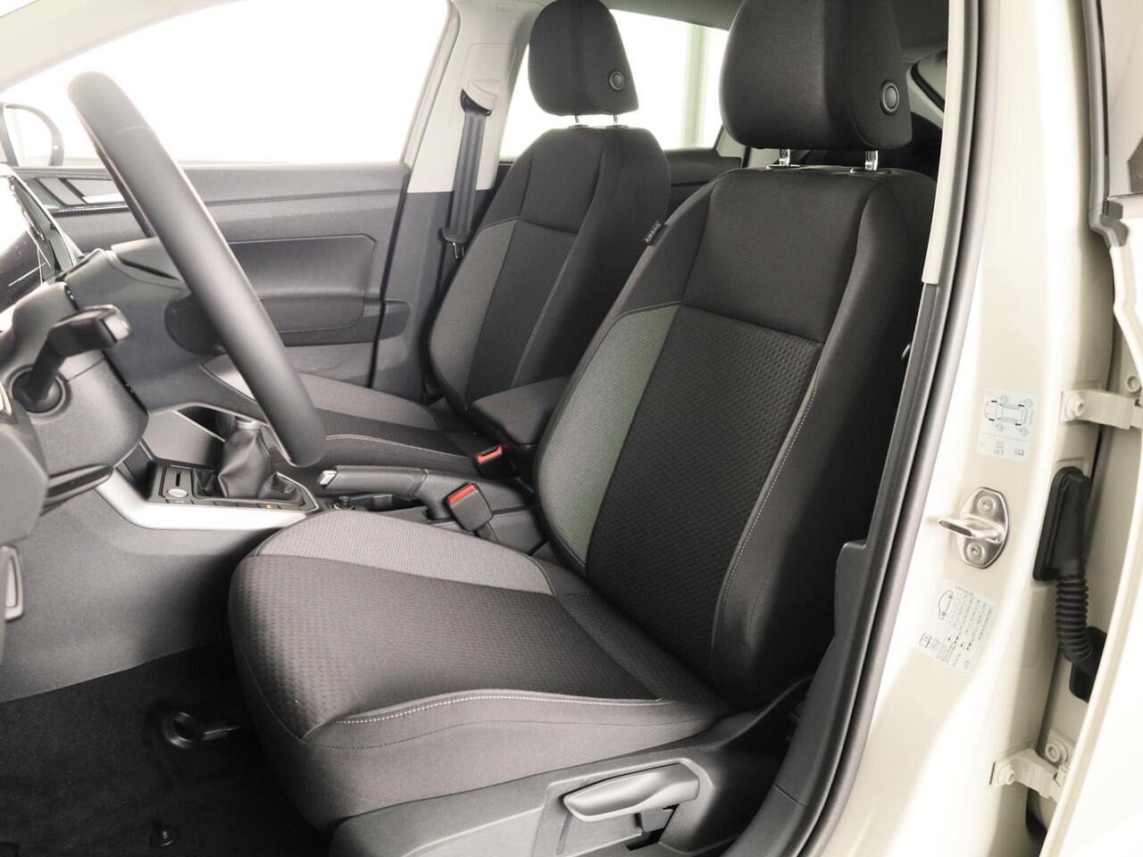 Volkswagen Taigo Life Edition 1.0 TSI 95 PK 5 versn. Hand | Climatronic | Trekhaak | Stoelverwarming | Camera |