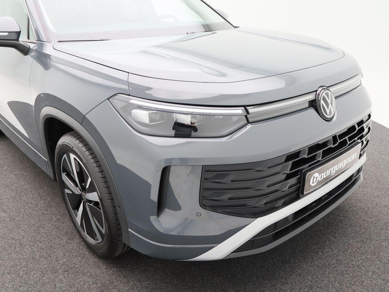 Volkswagen Tayron Life Edition 1.5 150 pk eTSI | 7 Persoons | Trekhaak | Stoel & Stuur Verwarming | 19" Velgen | Adaptieve Cruise Control | Carplay |