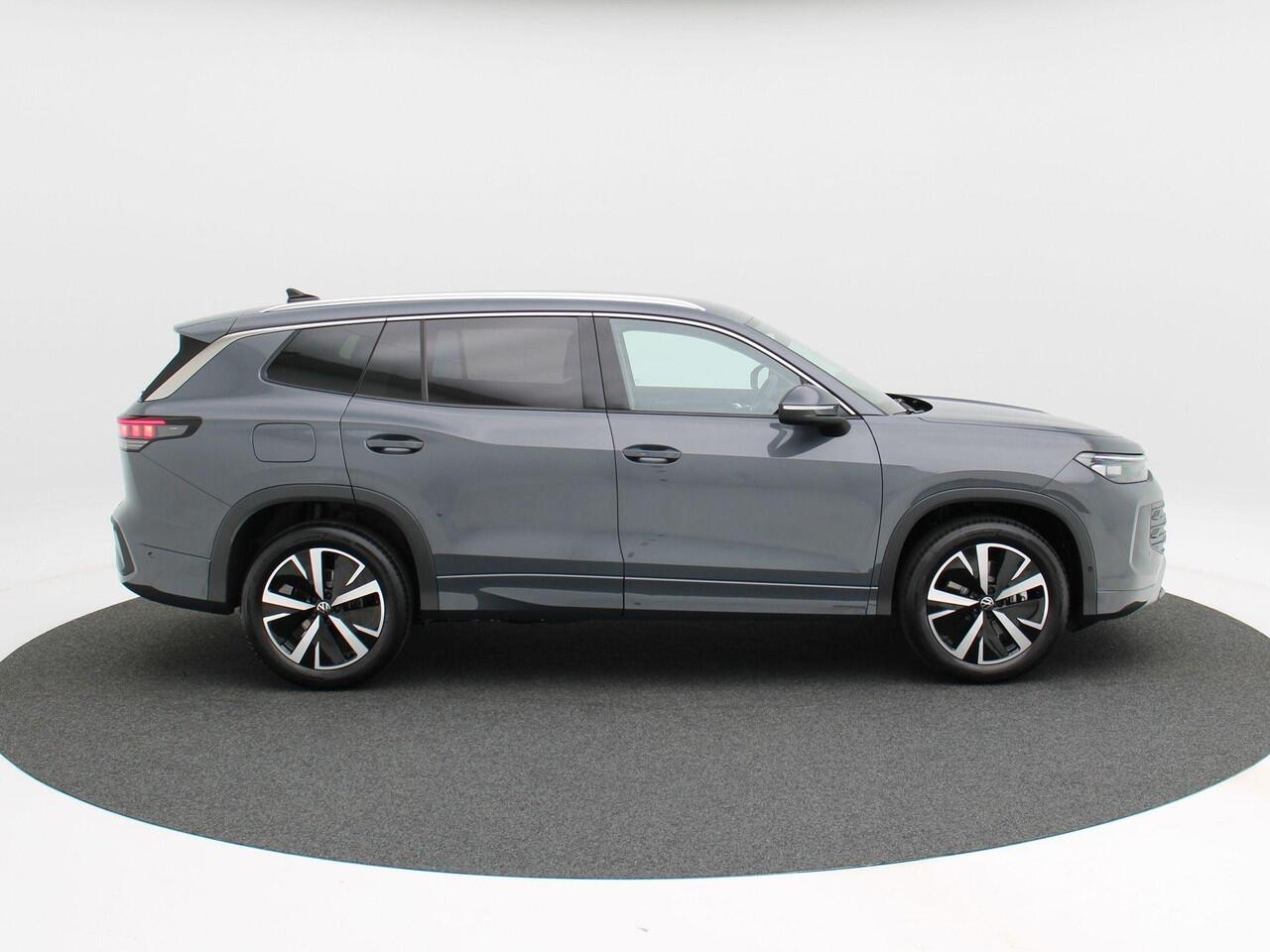 Volkswagen Tayron Life Edition 1.5 150 pk eTSI | 7 Persoons | Trekhaak | Stoel & Stuur Verwarming | 19" Velgen | Adaptieve Cruise Control | Carplay |