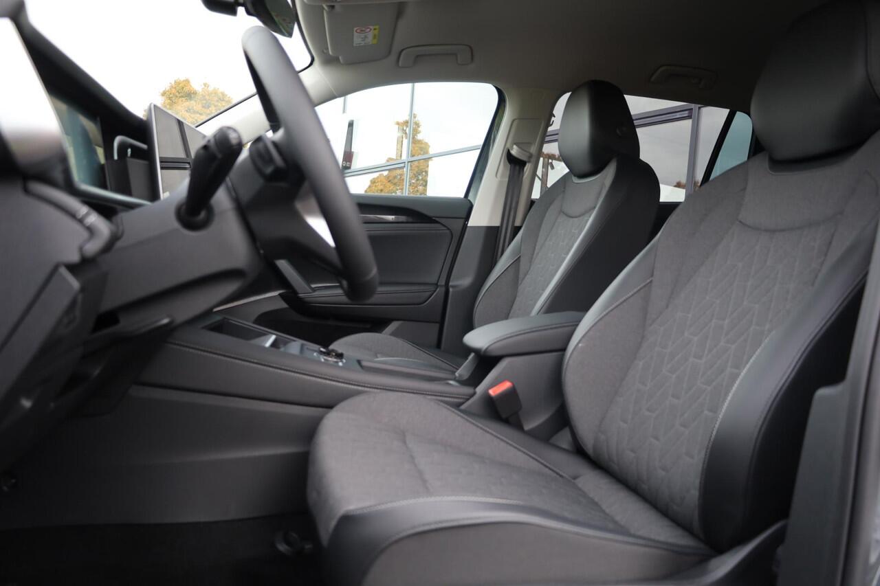 Volkswagen Tayron 1.5 eHybrid Life Edition 204PK / 150kW Achteruitrijcamera, verwarmbare voorstoelen + stuurwiel, Apple Carplay & Android Auto, navigatie, dodehoekdetectie (Side Assist), Keyless Entry & Start, full LED koplmapen, trekhaak incl. aanhanger manouvreerhulp (Tr