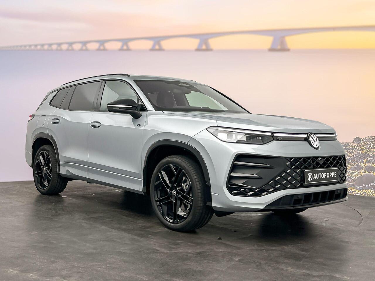 Volkswagen Tayron R-Line-Edition 1.5 eHybrid 200 kW / 272 pk SUV 6 v Black Style pakket - Interieur Style pakket Leder Varona