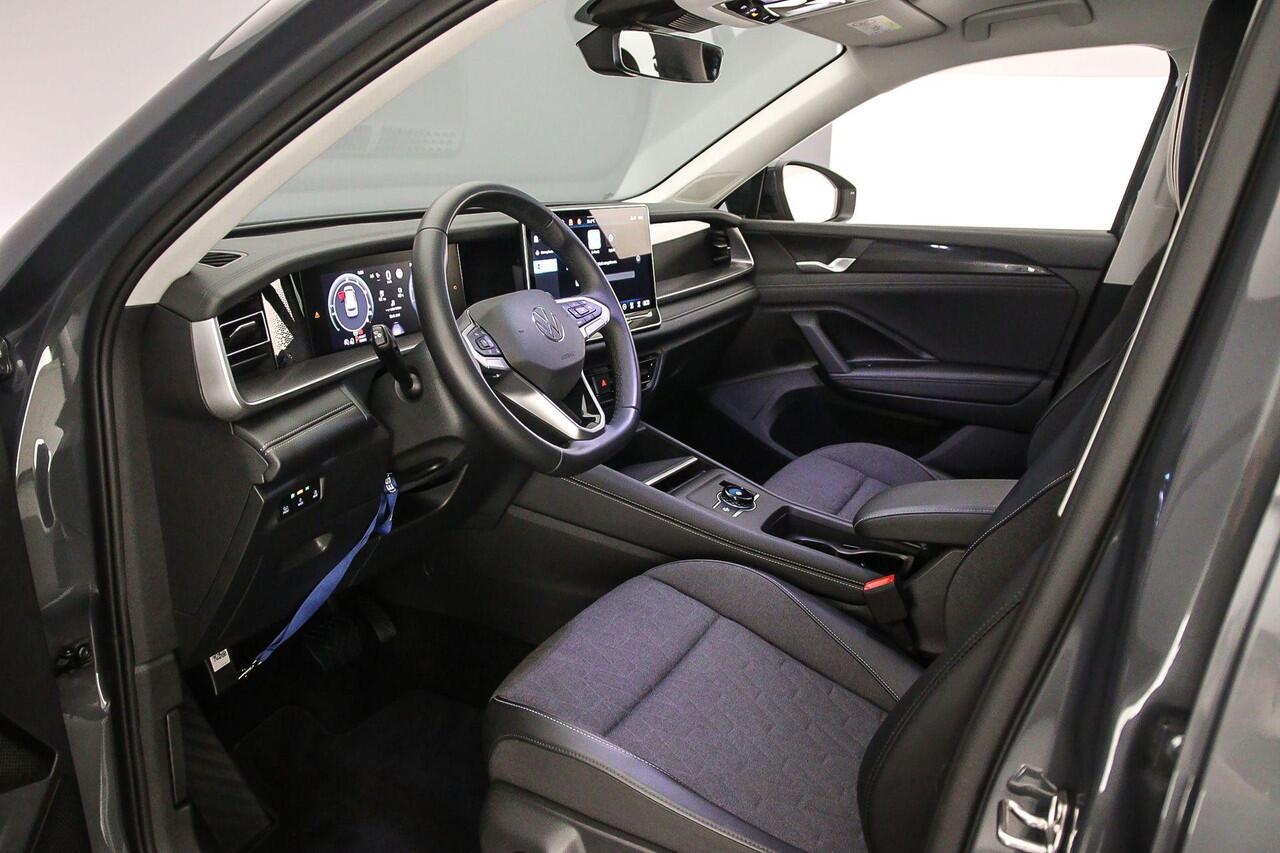 Volkswagen Tayron Life Edition 1.5 TSI eHybrid 204pk DSG Automaat Adaptive cruise control, Elektrische achterklep, Achteruitrijcamera, LED koplampen, Navigatie, Stoelverwarming