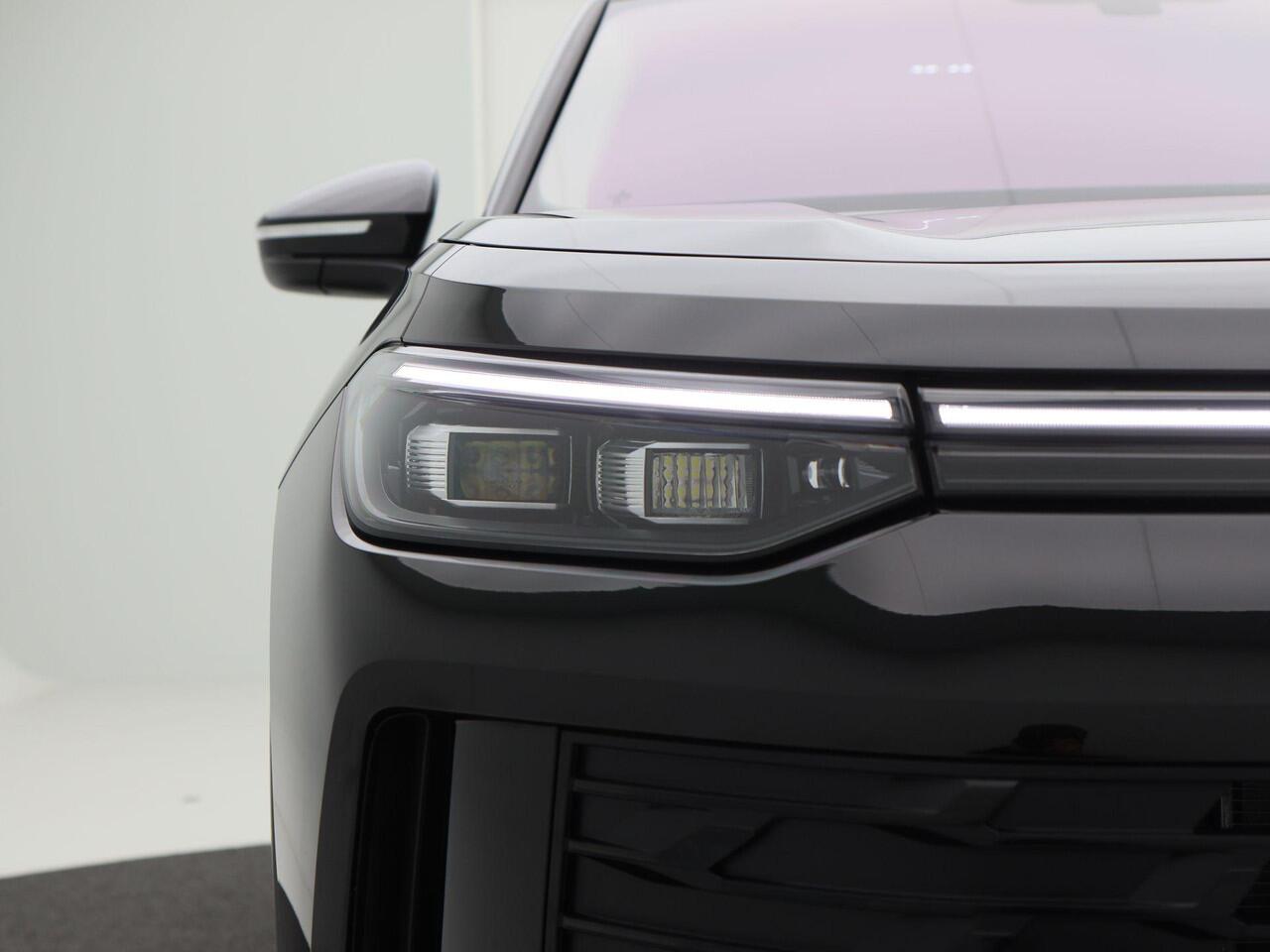 Volkswagen Tayron 1.5 204 Pk eHybrid Automaat Life Edition | Trekhaak | Elektrische Achterklep | Full LED | Carplay | Privacy Glass | Camera | Climate Control | Parkeersensoren | 18 Inch | 71 Km