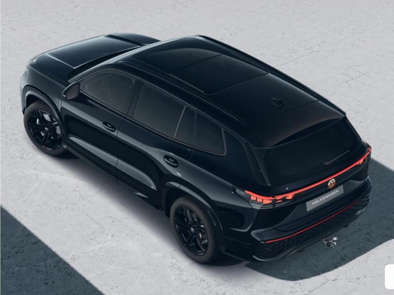 Volkswagen Tayron 1.5 eHybrid 272 Pk Automaat R-Line Edition | Black Style | Panoramadak | Trekhaak | 20 Inch | Full LED | Nieuw!!