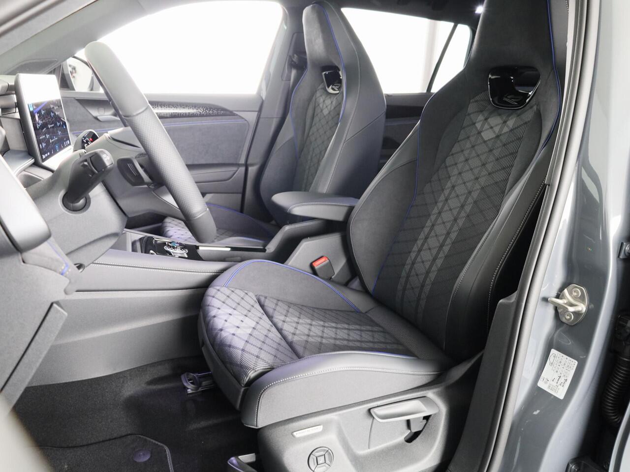 Volkswagen Tayron 1.5 eHybrid R-Line Edition 272 PK PHEV | Panorama dak | Black Style | 20"LM velgen | Stoel- en stuurverwarming | 360 graden camera |