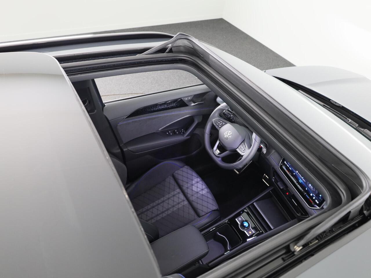 Volkswagen Tayron 1.5 eHybrid R-Line Edition 272 PK PHEV | Panorama dak | Black Style | 20"LM velgen | Stoel- en stuurverwarming | 360 graden camera |