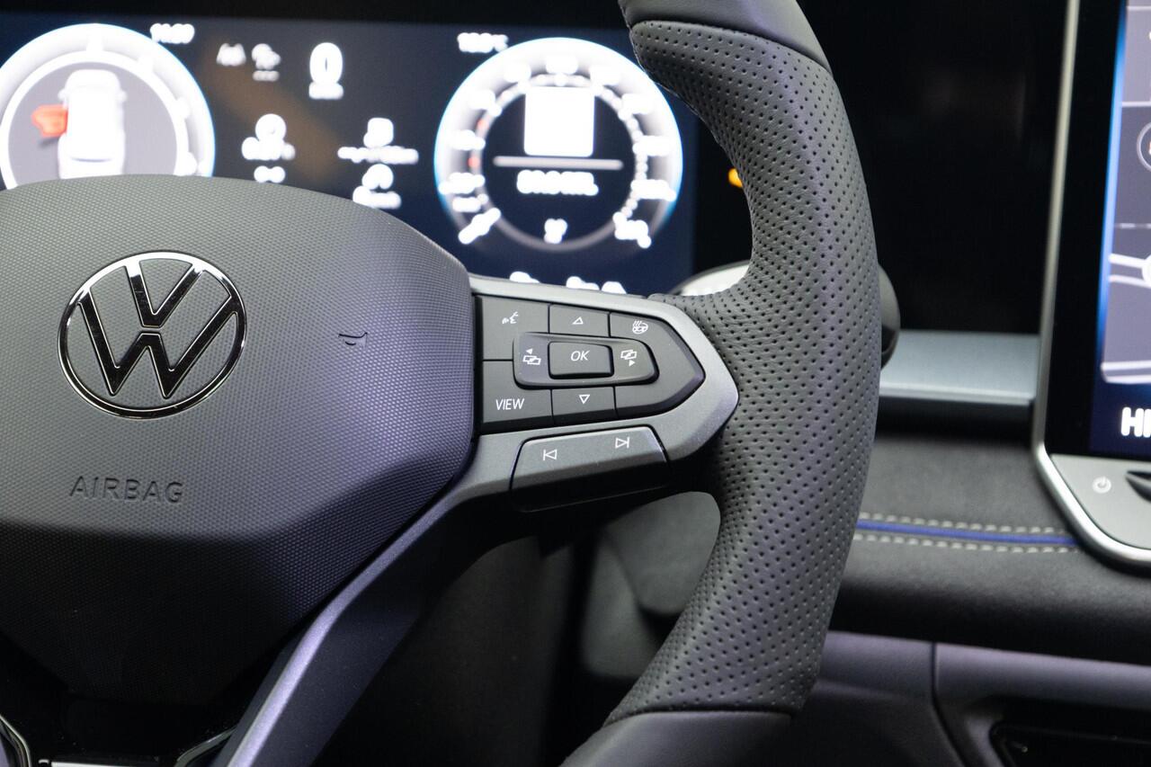 Volkswagen Tayron 1.5 eHybrid R-Line Edition | Black Style | Trekhaak | Panoramadak | 20 inch |