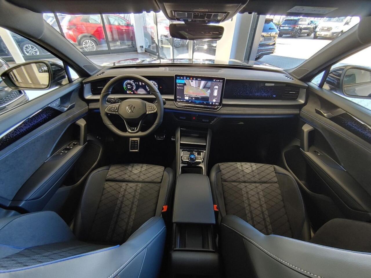 Volkswagen Tayron 1.5 TSI E-HYBRID R-LINE PANO-DAK/TREKHAAK/CAMERA/CARPLAY/ACC/STOELVERW