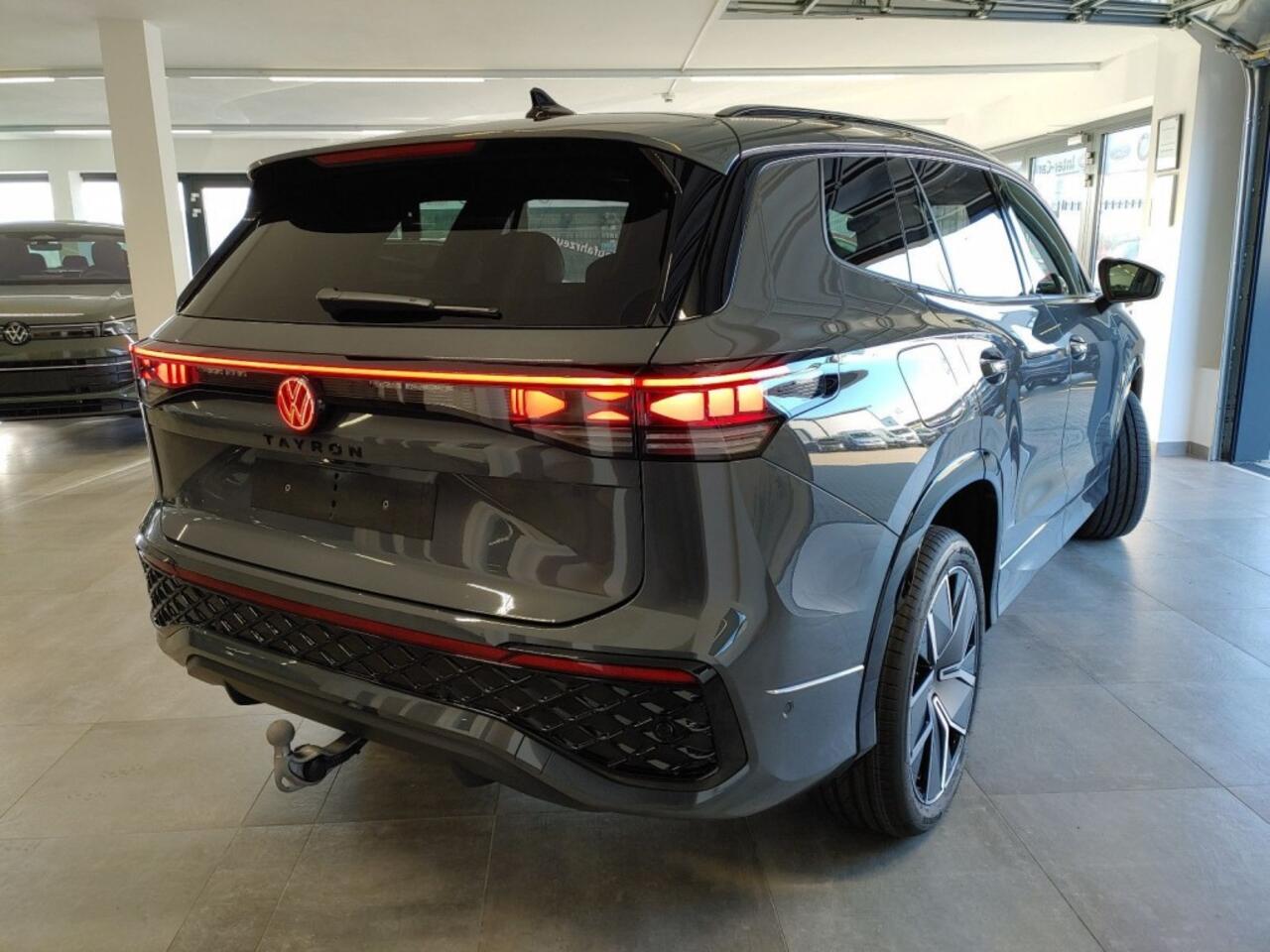 Volkswagen Tayron 1.5 TSI E-HYBRID R-LINE PANO-DAK/TREKHAAK/CAMERA/CARPLAY/ACC/STOELVERW