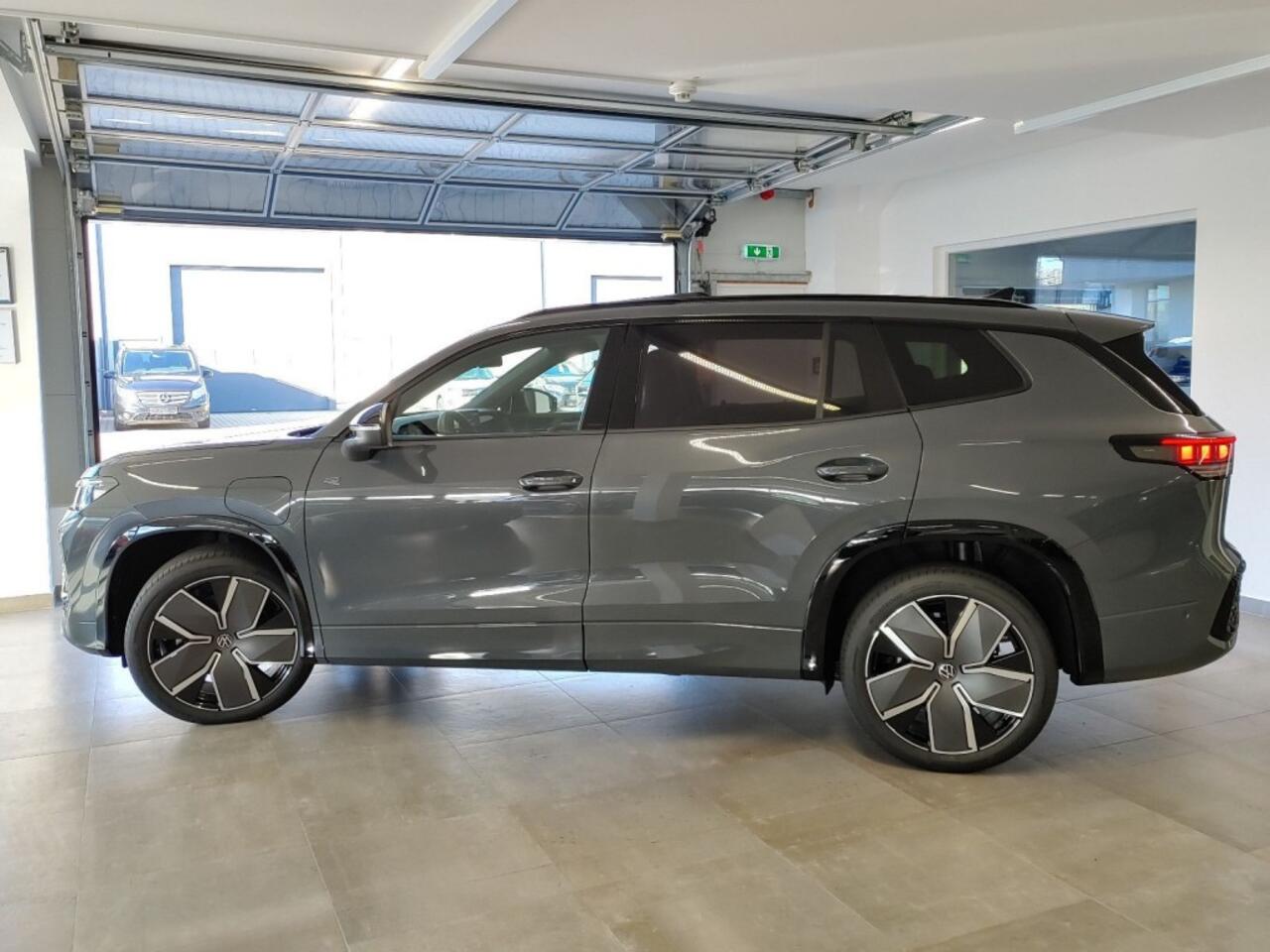 Volkswagen Tayron 1.5 TSI E-HYBRID R-LINE PANO-DAK/TREKHAAK/CAMERA/CARPLAY/ACC/STOELVERW