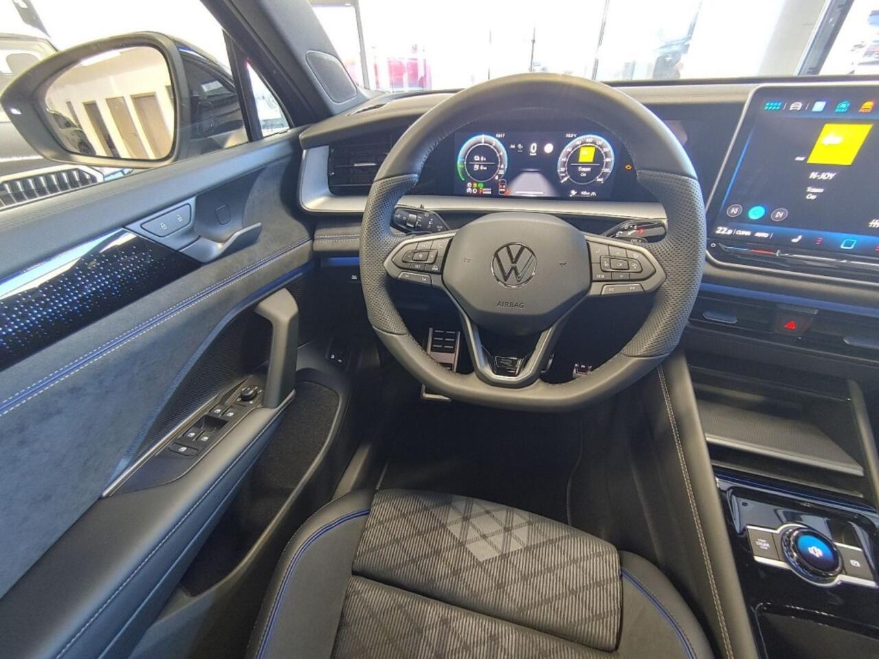 Volkswagen Tayron 1.5 TSI E-HYBRID R-LINE PANO-DAK/TREKHAAK/CAMERA/CARPLAY/ACC/STOELVERW
