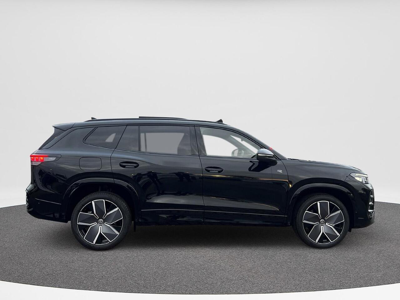 Volkswagen Tayron 1.5 eHybrid R-Line Edition | 272PK | PHEV | Trekhaak | Pano |