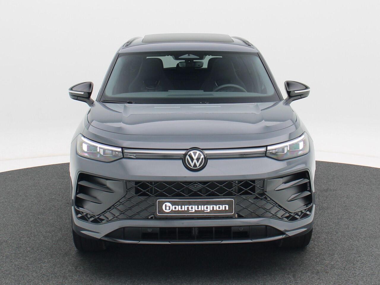 Volkswagen Tayron 1.5 eHybrid 272 Pk Automaat R-Line Edition | Black Style | Panoramadak | Trekhaak | 20 Inch | Full LED | 360 Camera