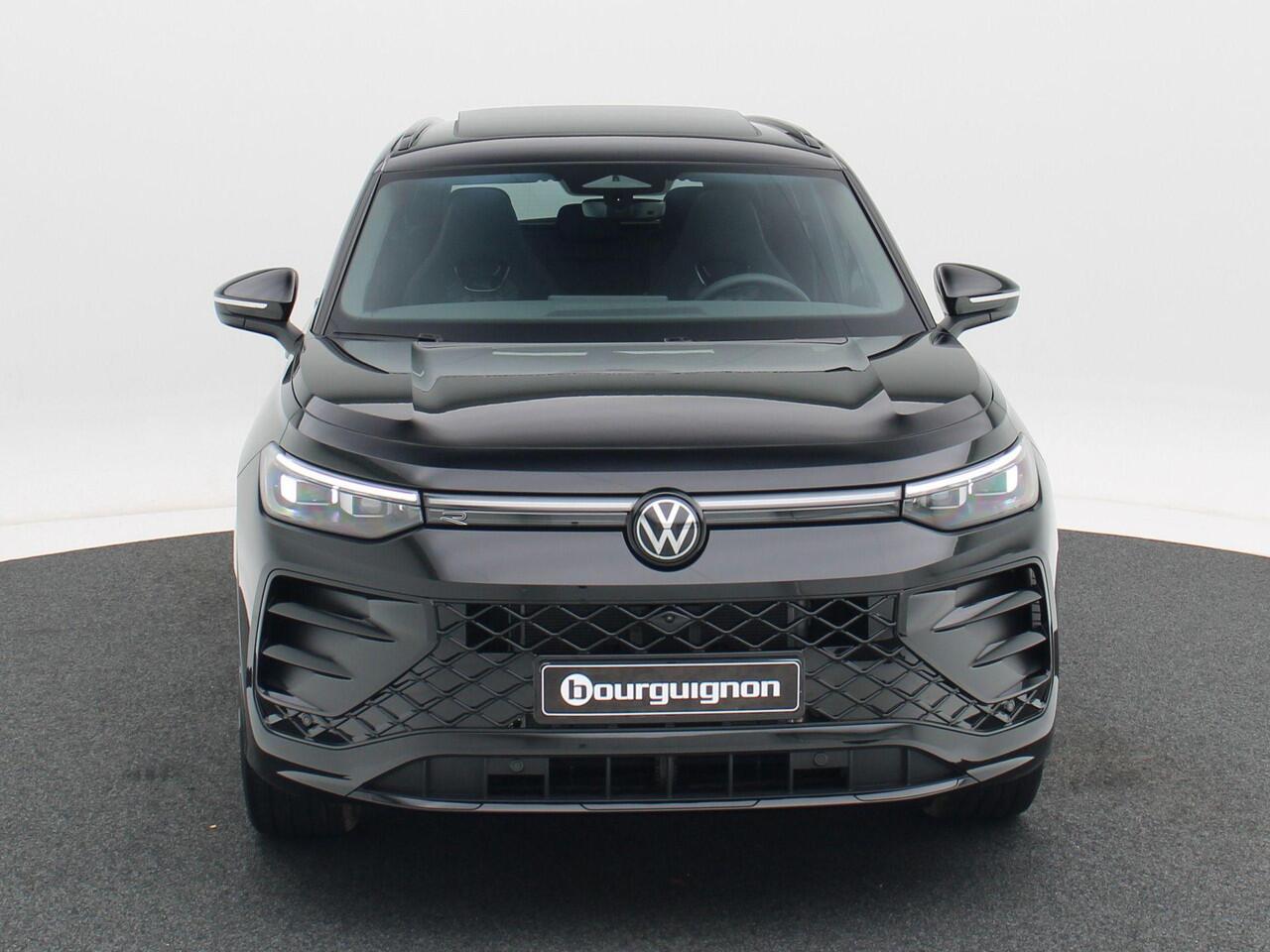 Volkswagen Tayron 1.5 eHybrid 272 Pk Automaat R-Line Edition | Black Style | Panoramadak | Trekhaak | 20 Inch | Full LED | 360 Camera