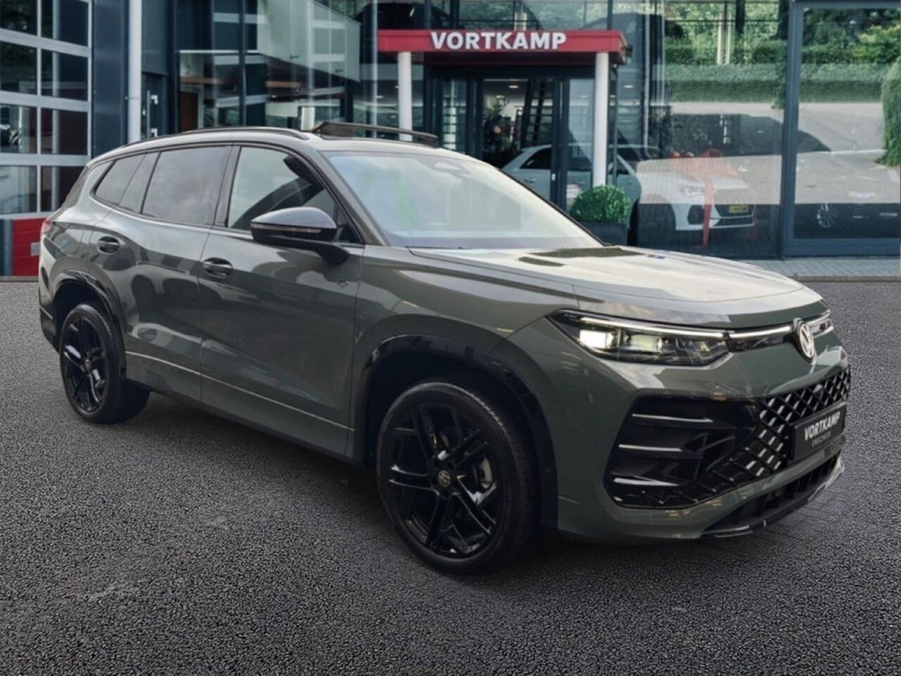 Volkswagen Tayron 1.5 TSI DSG EHYBRID 272PK R-LINE PANO.DAK/TREKHAAK/ACC/H+K/CAMERA/NAVI/CARPLAY