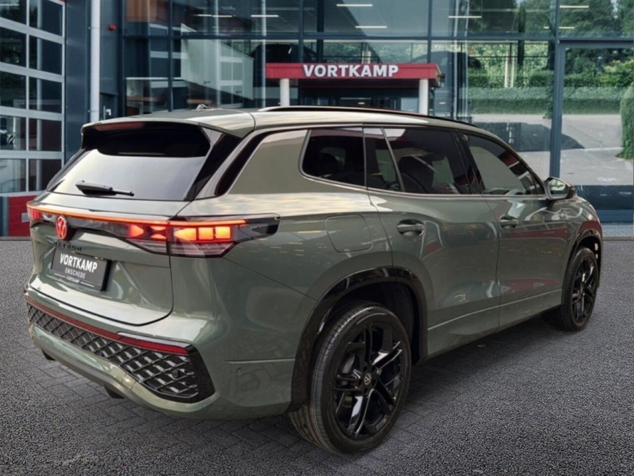 Volkswagen Tayron 1.5 TSI DSG EHYBRID 272PK R-LINE PANO.DAK/TREKHAAK/ACC/H+K/CAMERA/NAVI/CARPLAY