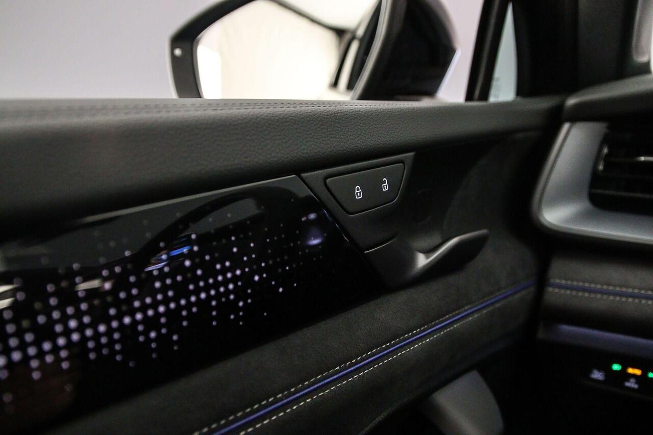 Volkswagen Tayron 1.5 eHybrid R-Line Edition 272pk DSG Automaat, Panoramadak, Rondomzicht camera, Trekhaak, Black style, Elektrische achterklep, Navigatie, App connect