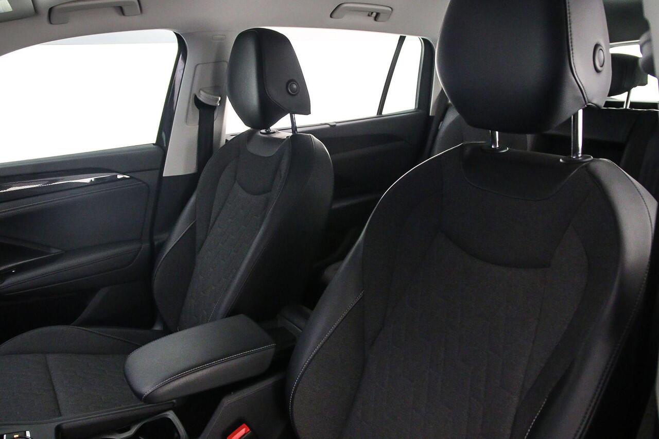 Volkswagen Tayron Life Edition 1.5 TSI eHybrid 204pk DSG Automaat Navigatie, Adaptive cruise control, Elektrische achterklep, Achteruitrijcamera, LED koplampen