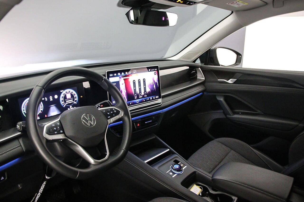 Volkswagen Tayron Life Edition 1.5 TSI eHybrid 204pk DSG Automaat Navigatie, Adaptive cruise control, Elektrische achterklep, Achteruitrijcamera, LED koplampen