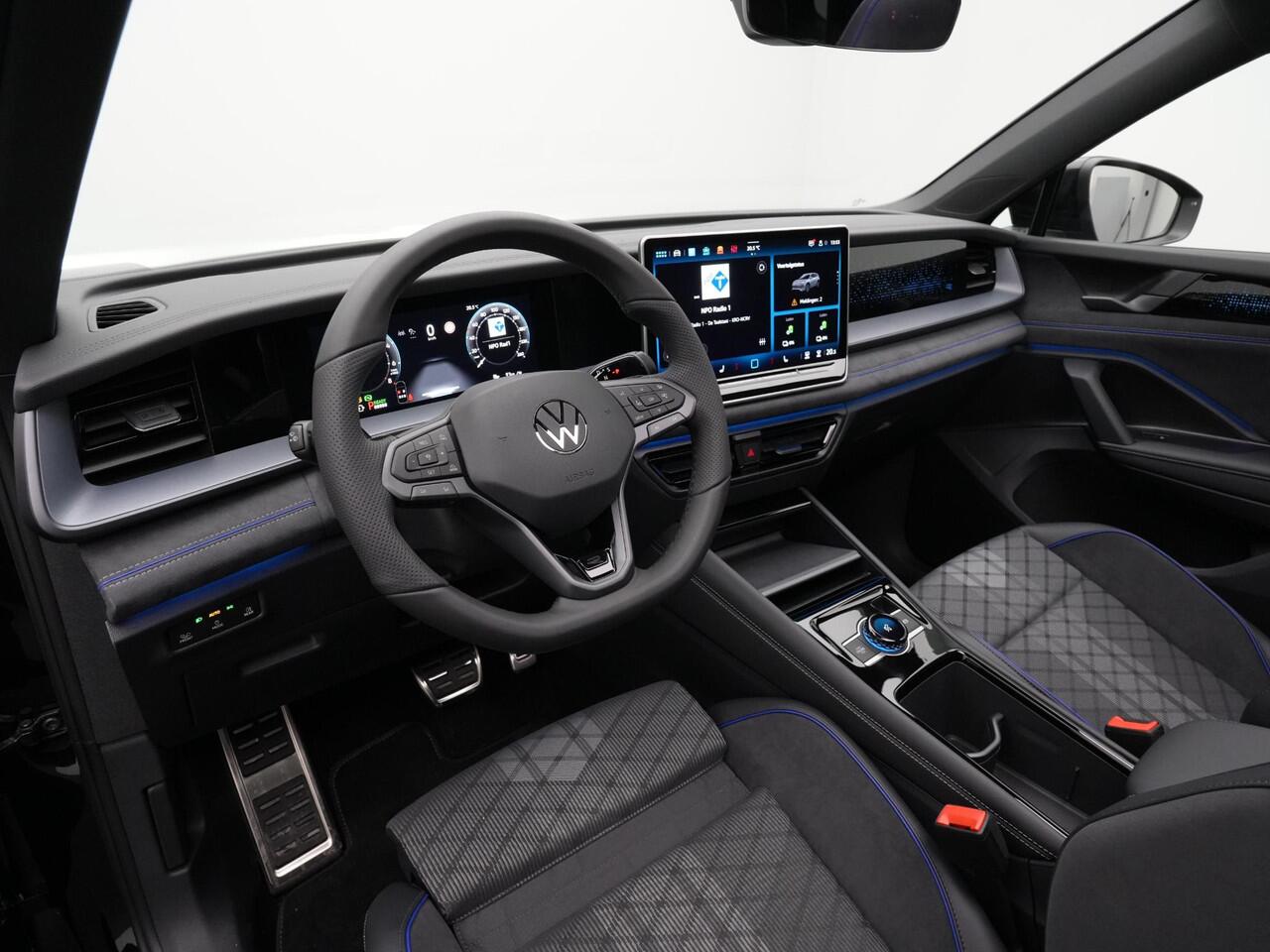 Volkswagen Tayron 1.5 TSI eHybrid 272 pk DSG R-Line Edition | Panoramadak | Adaptief onderstel | Achteruitrijcamera | Stuur-/stoelverwarming