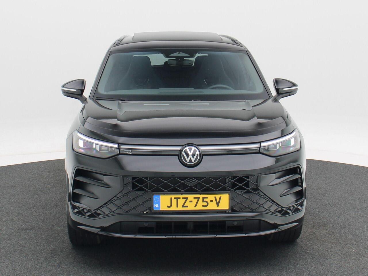 Volkswagen Tayron 1.5 eHybrid 272 Pk Automaat R-Line Edition | Black Style | Panoramadak | Trekhaak | 20 Inch | Full LED | 360 Camera