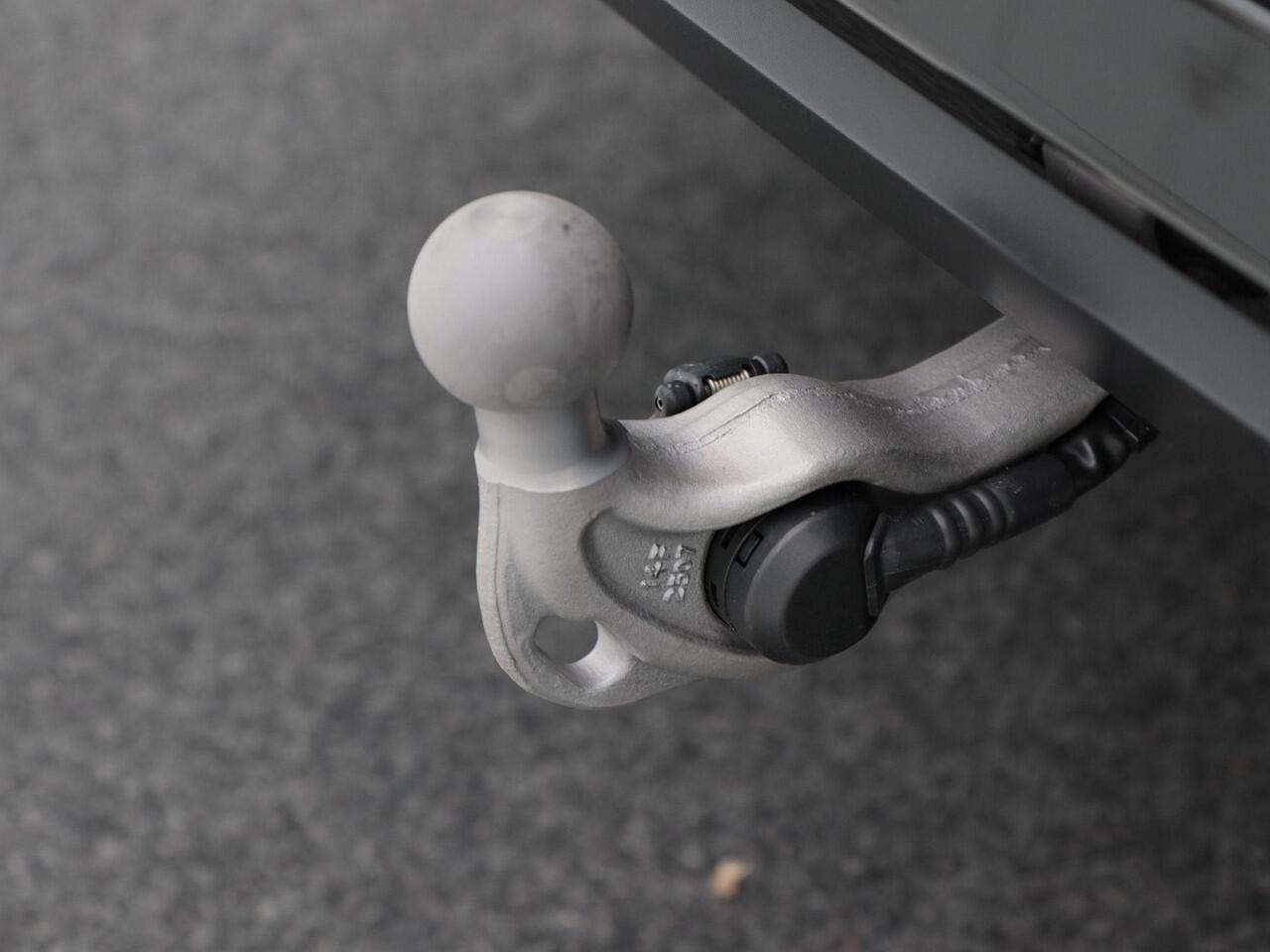 Volkswagen Tayron 1.5 eHybrid 272 Pk Automaat R-Line Edition | Black Style | Panoramadak | Trekhaak | 20 Inch | Full LED | 360 Camera