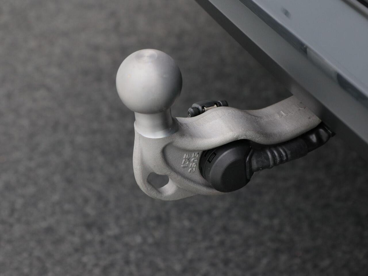 Volkswagen Tayron 1.5 eHybrid 272 Pk Automaat R-Line Edition | Black Style | Panoramadak | Trekhaak | 20 Inch | Full LED | 360 Camera