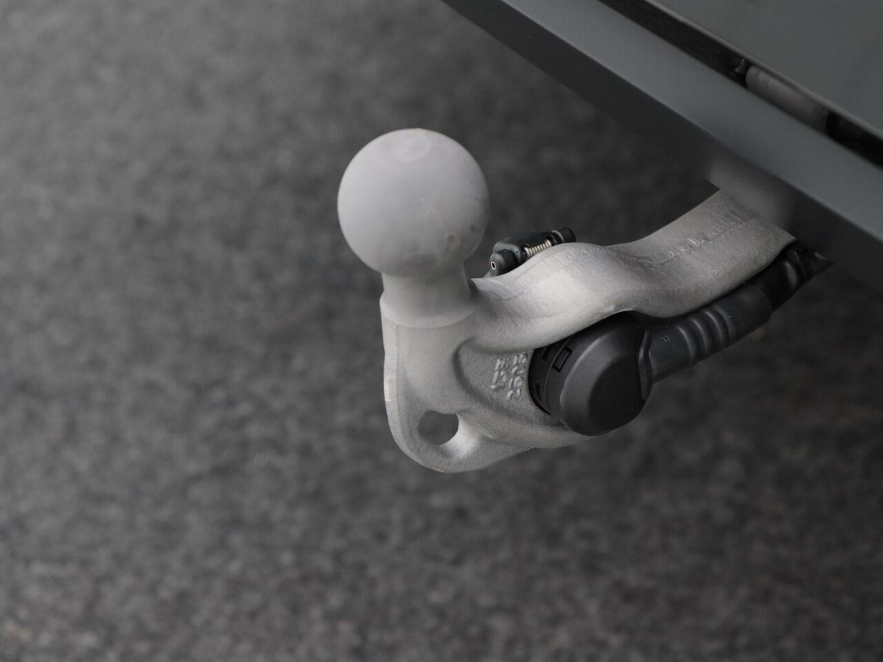 Volkswagen Tayron 1.5 eHybrid 272 Pk Automaat R-Line Edition | Black Style | Panoramadak | Trekhaak | 20 Inch | Full LED | 360 Camera