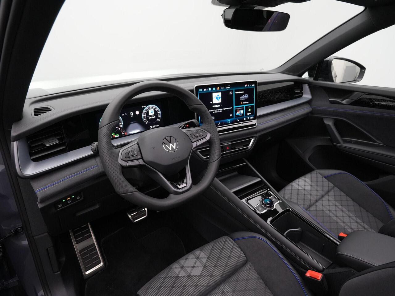 Volkswagen Tayron 1.5 TSI eHybrid 272 pk DSG R-Line Edition | Panoramadak | Adaptief onderstel | Achteruitrijcamera | Stuur-/stoelverwarming