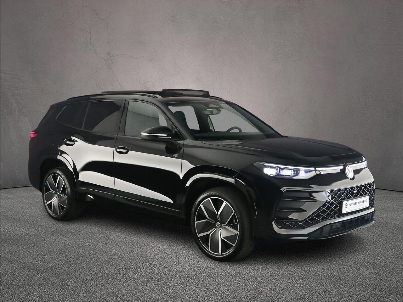 Volkswagen Tayron R-Line Edition 1.5 TSI eHybrid 272pk DSG Automaat Trekhaak, Panoramadak, Adaptive cruise control, 360 camera, Achteruitrijcamera, LED matrix koplampen