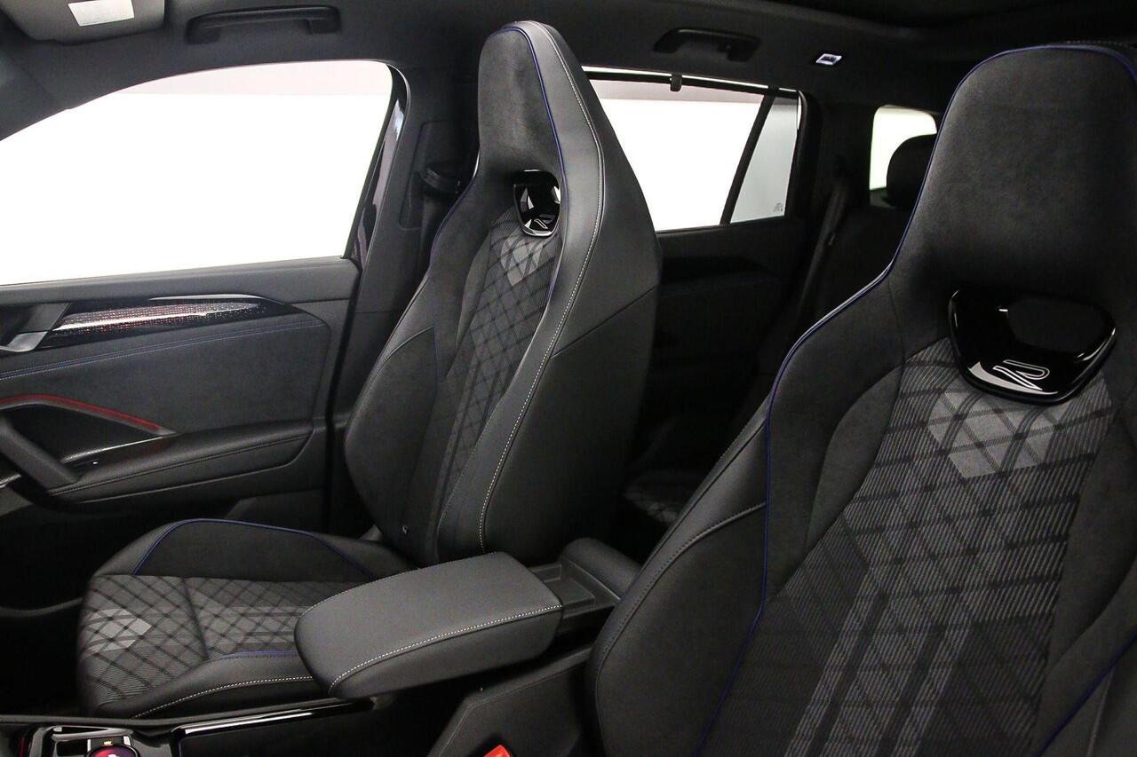 Volkswagen Tayron R-Line Edition 1.5 TSI eHybrid 272pk DSG Automaat Trekhaak, Panoramadak, Adaptive cruise control, 360 camera, Achteruitrijcamera, LED matrix koplampen