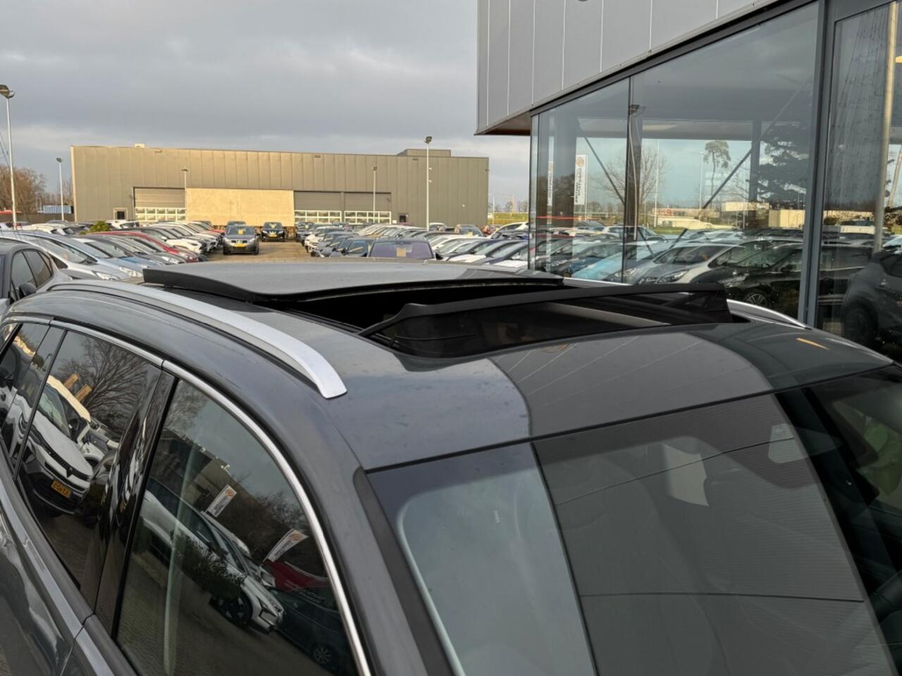 Volkswagen Tayron 1.5 eTSI Life Ed. 7p - schuif/kanteldak - stoel/stuurverwarming - camera