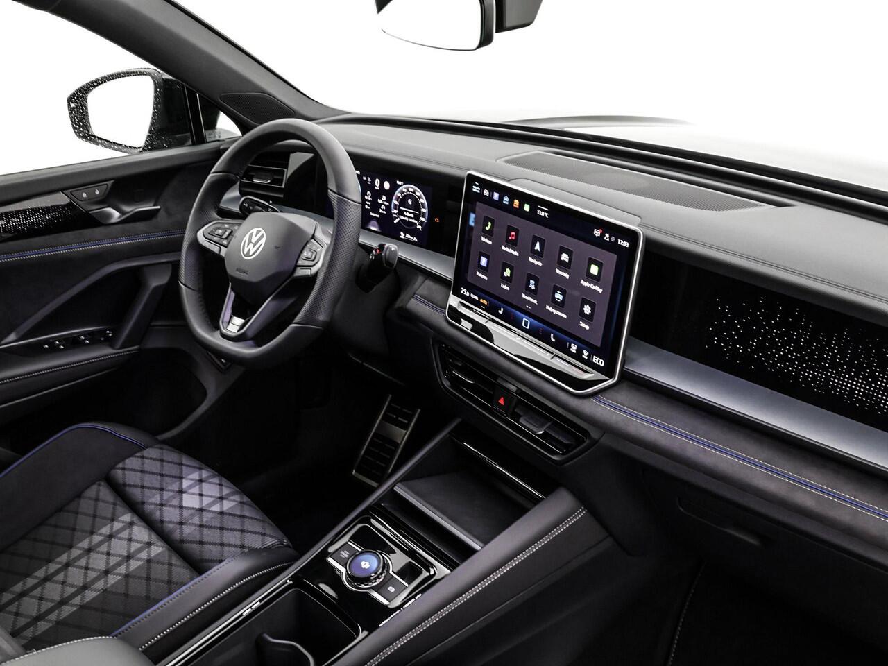 Volkswagen Tayron 1.5 eTSI 272pk PHEV DSG R-Line Edition · Camera · Panoramadak · Elek. Voorstoelen · Massage · Stoelkoeling · Keyless · 20'' Inch · Garantie t/m 14-12-2030 of 100.000km