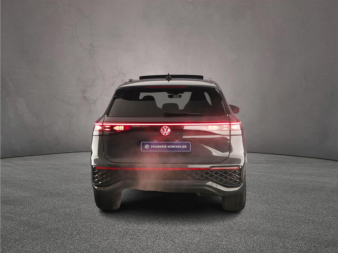 Volkswagen Tayron R-Line Edition 1.5 TSI eHybrid 272pk DSG Automaat Trekhaak, Panoramadak, Black Style, Navigatie, Adaptive cruise control, 360 camera, Achteruitrijcamera