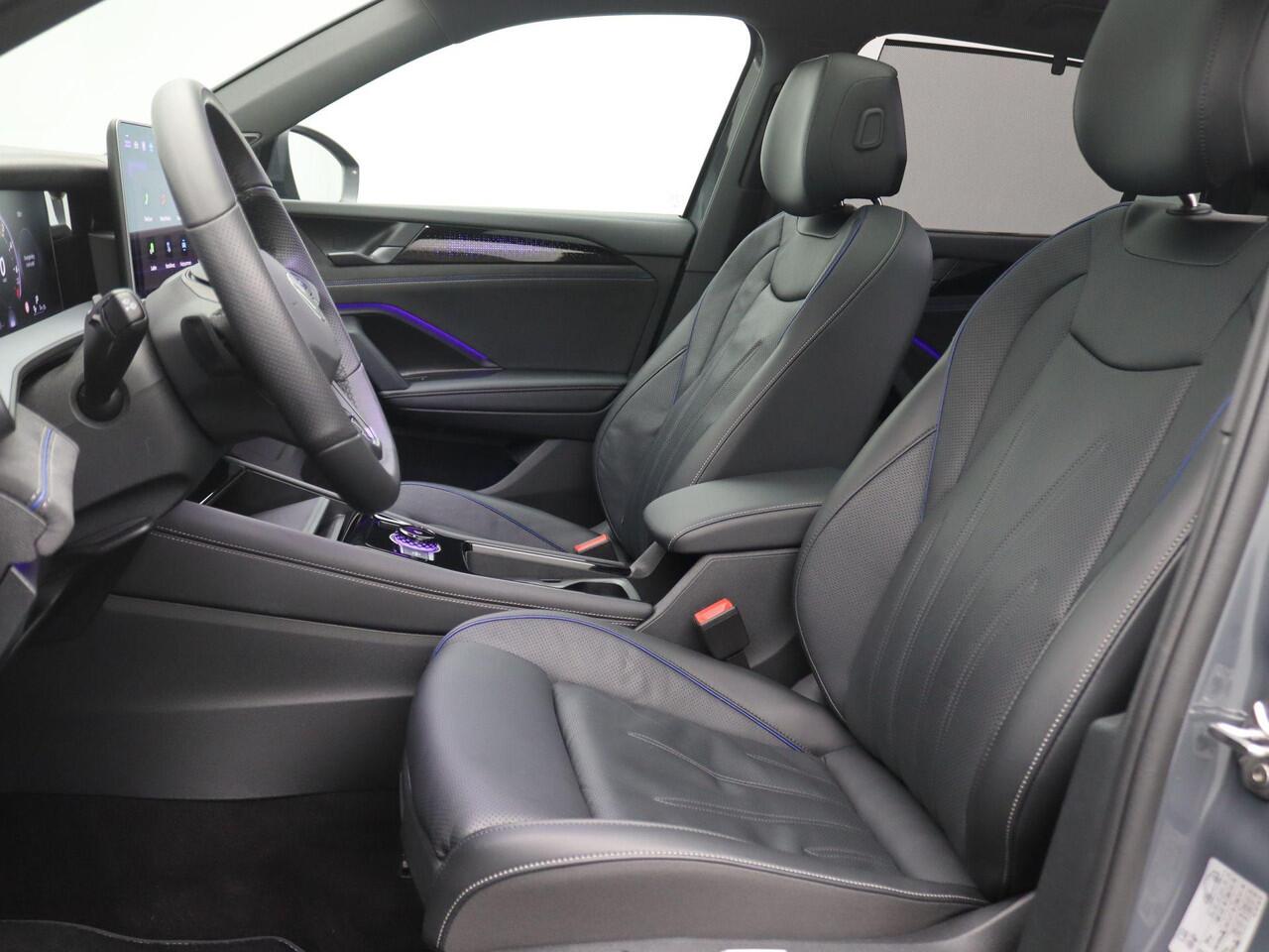 Volkswagen Tayron 1.5 eHybrid R-Line Edition 272PK DSG SOH 100%, Pano-Schuifdak, Black Style, Trekhaak, Matrix LED Verlichting, 20", Leder, Memorystoel, 360gr. Camera