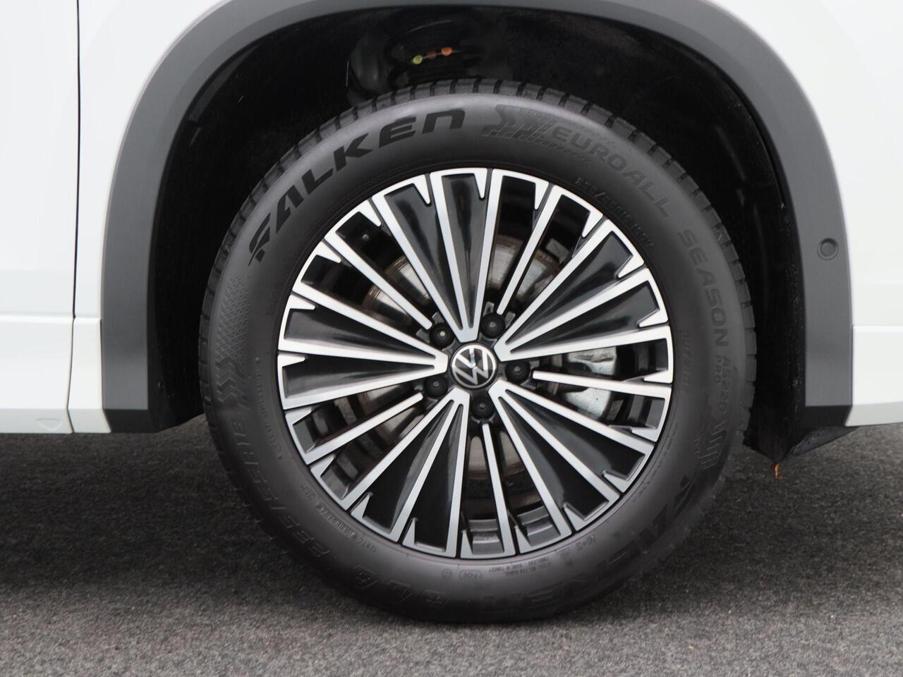 Volkswagen Tayron 1.5 eHybrid 204 Pk Automaat Life Edition | Adaptive Cruise | Trekhaak | Stoelverwarming | Navigatie | Camera | Carplay | 18 Inch | 27.026 Km!!