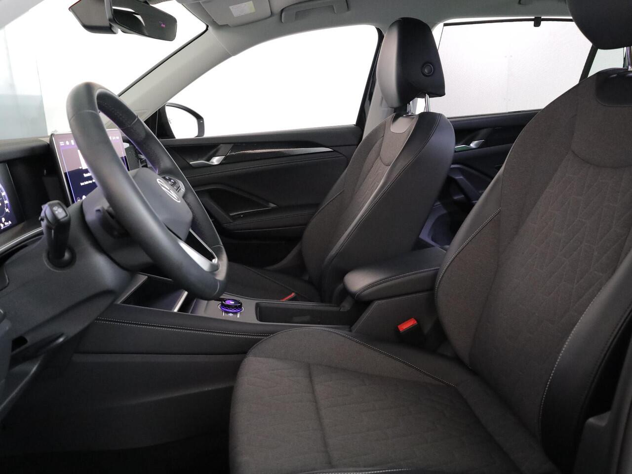 Volkswagen Tayron 1.5 eHybrid Life Edition 204PK PHEV | Verlengde garantie | Trekhaak wegklapbaar | Stoel- en stuurverwarming | 18" LM velgen |