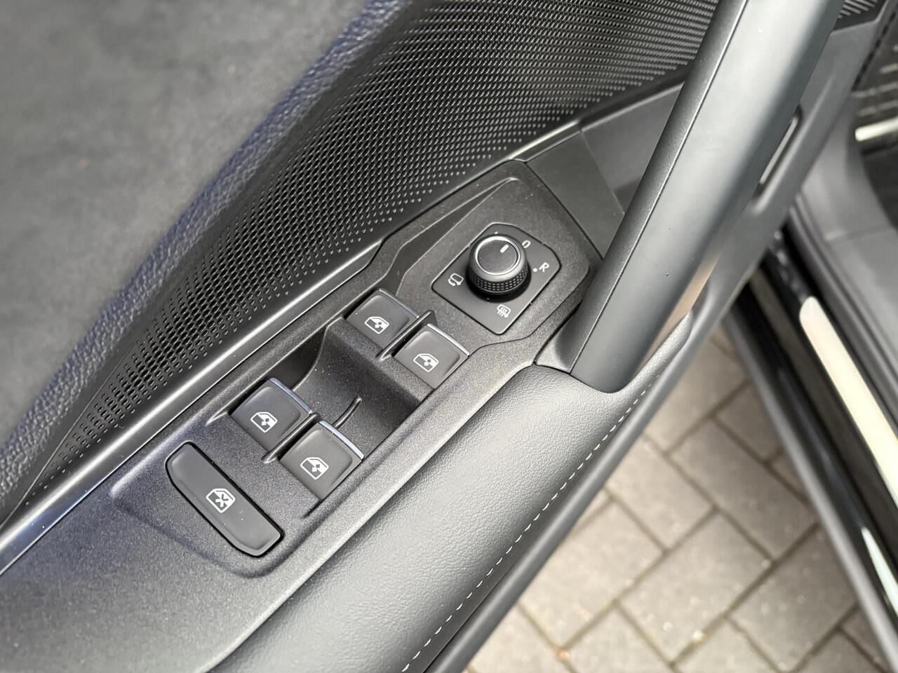 Volkswagen Tayron 1.5 eHybrid R-Line Edition