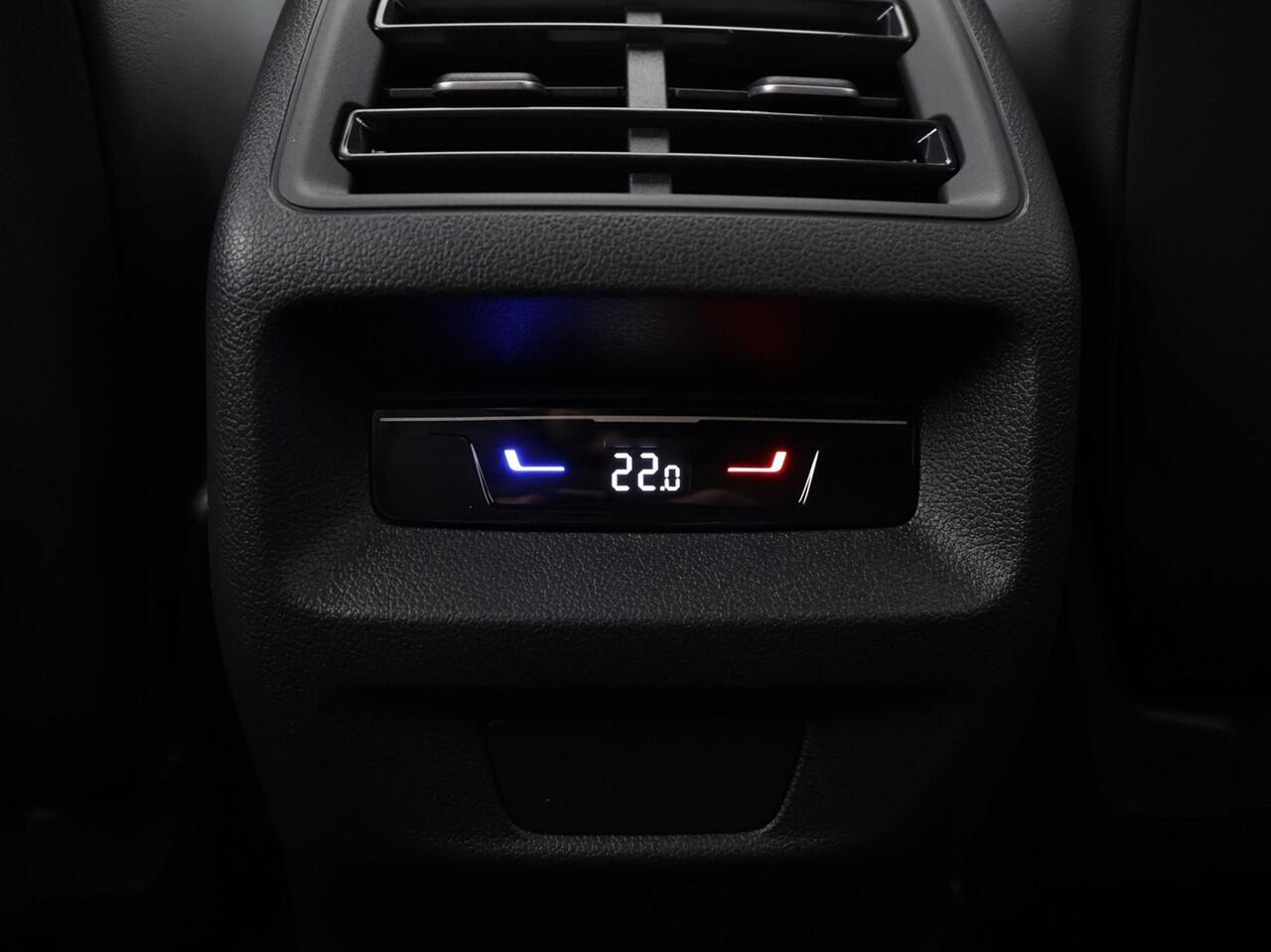 Volkswagen Tayron 1.5 eTSI 272pk DSG R-Line Edition · Panoramadak · Camera · Harman Kardon Audio · Apple/Android Car Play · 20'' Inch · Garantie t/m 08-12-2030 of 100.000km