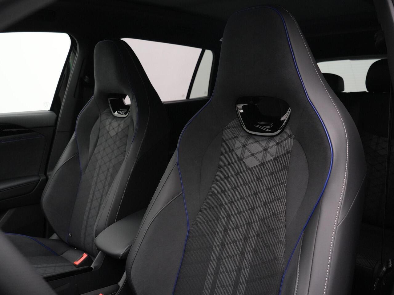 Volkswagen Tayron 1.5 eHybrid 204 pk R-Line Edition | Panoramadak | Trekhaak | Adaptief onderstel | Harman/Kardon | Massage | Achteruitrijcamera