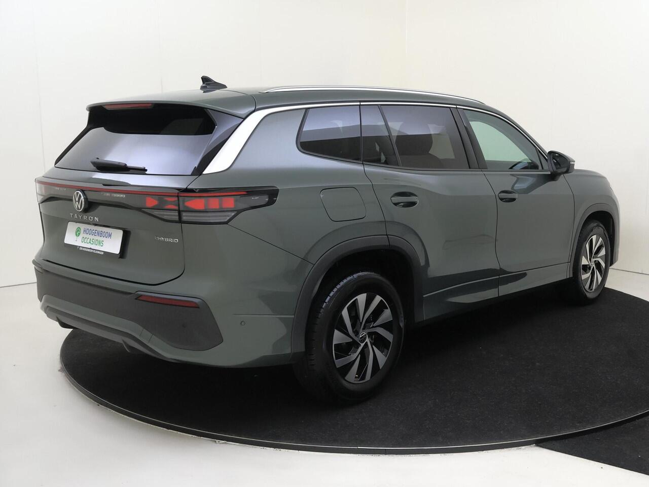 Volkswagen Tayron 1.5 eHybrid Life Edition | SoH 96% | Trekhaak | Dodehoek detectie | Stoelverwarming voor en achter | Achteruitrijcamera | Adaptieve demping | Parkeerassistent | Adaptieve cruise control |